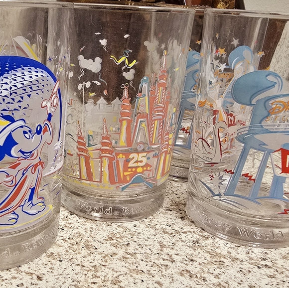 5 Disney World 25th Anniversary Glass Cups - Picture 3 of 5